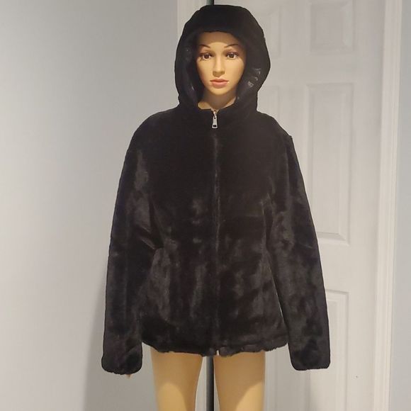 Andrew Marc reversible puffer - Picture 4 of 12